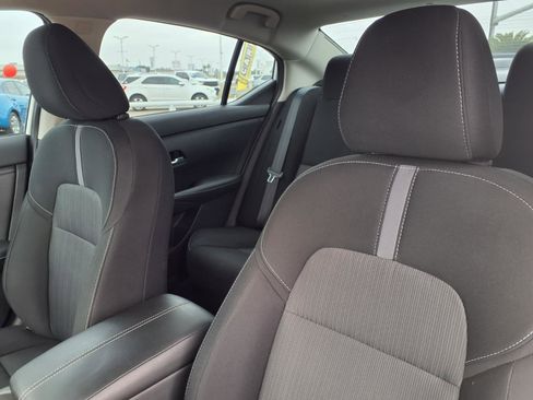 Used 2022 Nissan Sentra SV w/ Lighting Package image 17