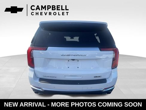 Used 2025 GMC Yukon XL Denali AWD/4WD image 4