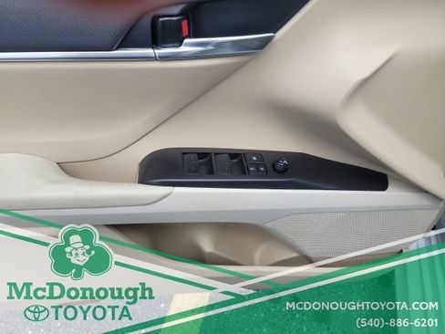 Used 2024 Toyota Camry LE w/ Convenience Package FWD image 5