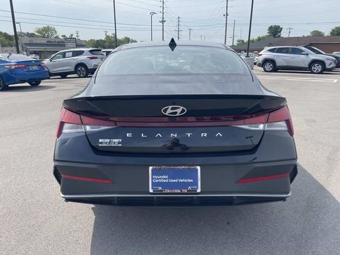 Certified 2025 Hyundai Elantra Sport FWD image 4