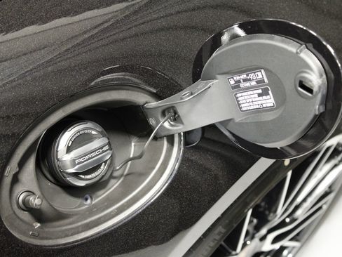 New 2026 Porsche 911 Carrera 4S image 17