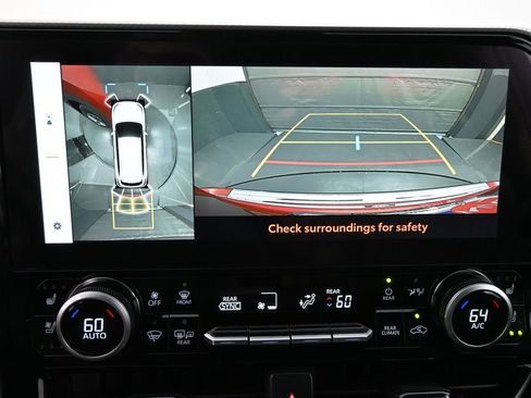 Used 2023 Toyota Highlander Platinum image 14