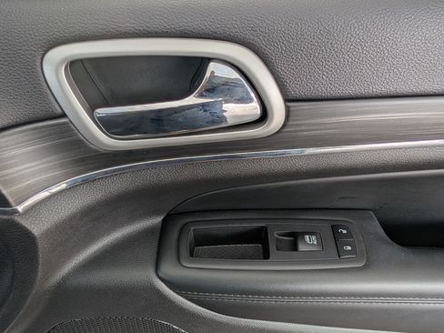 Used 2019 Jeep Grand Cherokee Limited AWD/4WD image 21