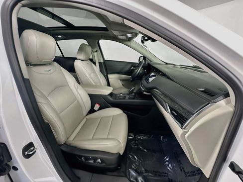 Used 2021 Cadillac XT4 Premium Luxury FWD image 27