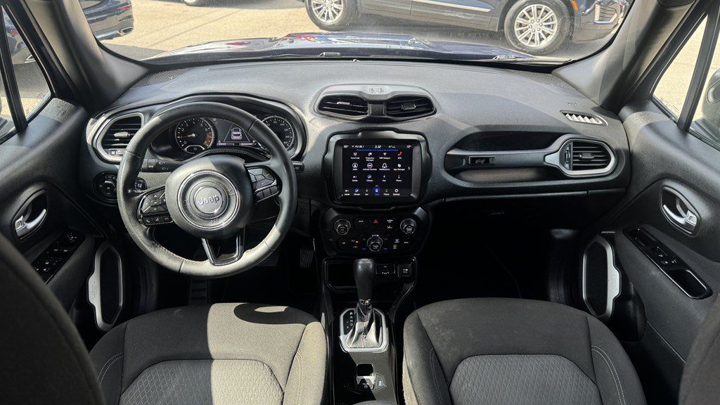 Used 2021 Jeep Renegade Latitude FWD image 22