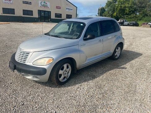 Used 2002 Chrysler PT Cruiser Touring FWD image 2