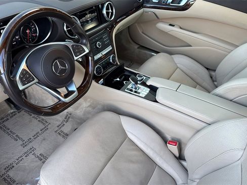 Used 2020 Mercedes-Benz SL 550 image 11