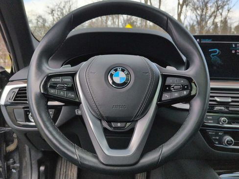 Used 2021 BMW 530e xDrive w/ Premium Package AWD/4WD image 24