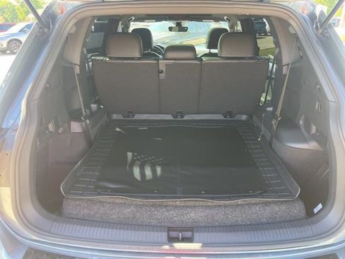 Used 2023 Volkswagen Tiguan SE R-Line FWD image 6