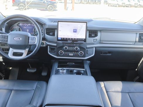 Used 2024 Ford Expedition Max XLT image 25