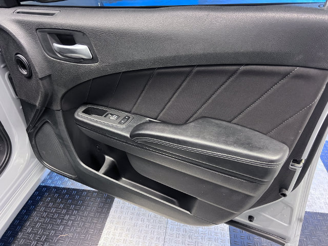 Used 2022 Dodge Charger SXT w/ Blacktop Package RWD image 11