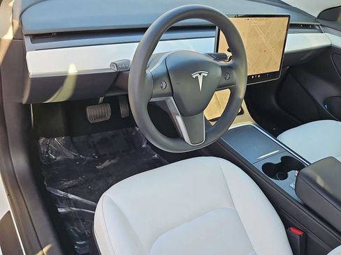 Used 2023 Tesla Model 3 Standard Range image 10