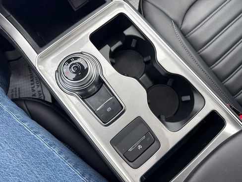 Used 2024 Ford Edge SEL w/ Convenience Package image 41