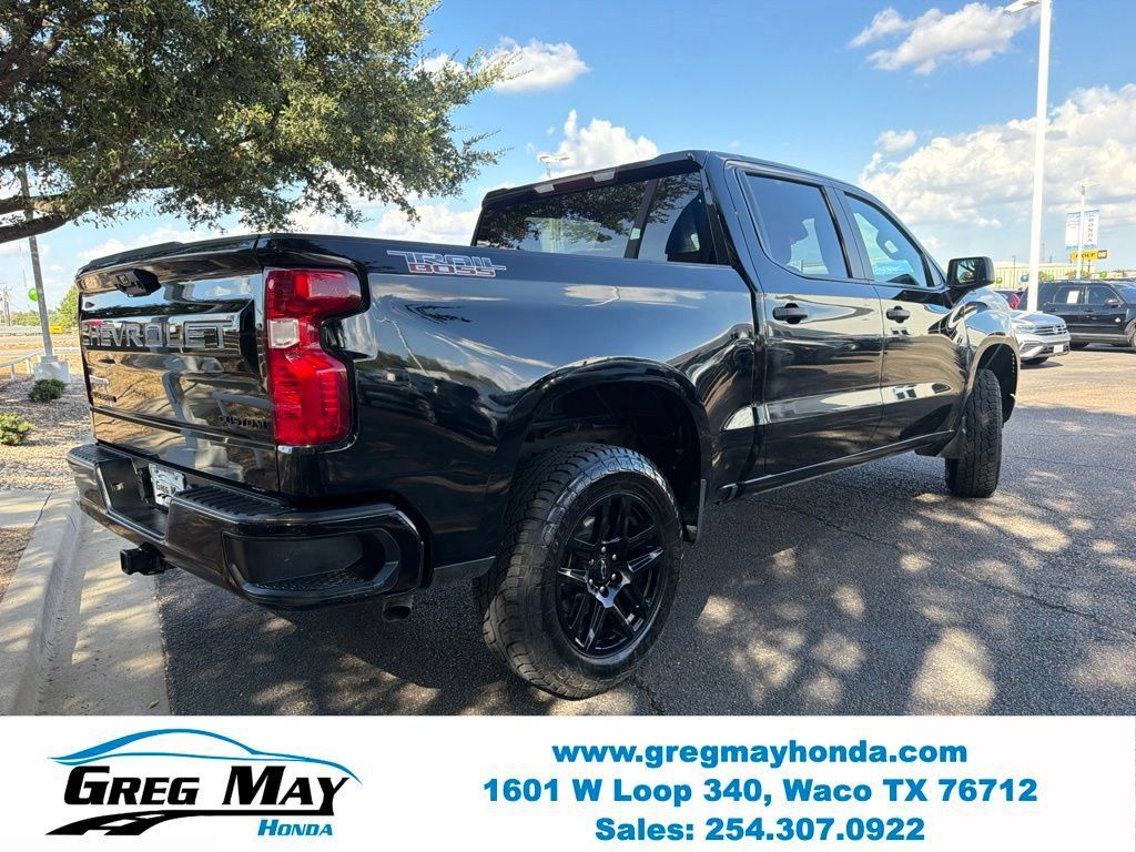 Used 2024 Chevrolet Silverado 1500 Custom Trail Boss w/ Turbomax Blackout Package AWD/4WD image 3