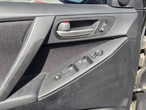 Used 2012 MAZDA MAZDA3 i Touring FWD image 11