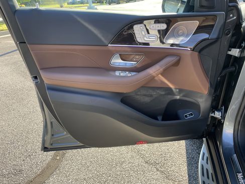 New 2026 Mercedes-Benz GLS 450 4MATIC image 17