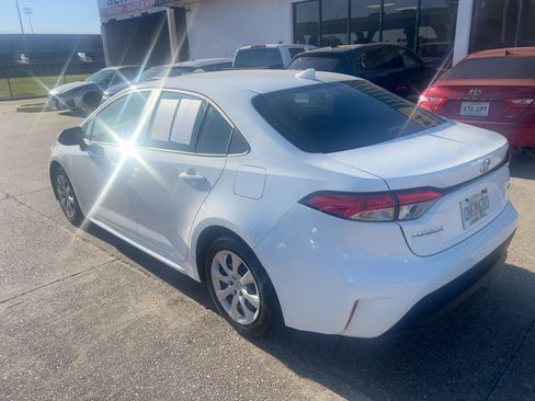 Used 2025 Toyota Corolla LE image 3