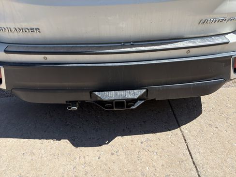 Used 2018 Toyota Highlander Limited AWD/4WD image 5