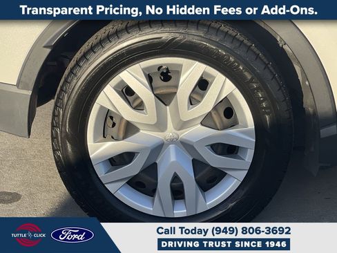 Used 2019 Toyota C-HR LE FWD image 14