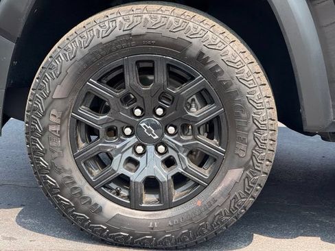 Used 2024 Chevrolet Colorado Trail Boss w/ Advanced Trailering Package AWD/4WD image 12