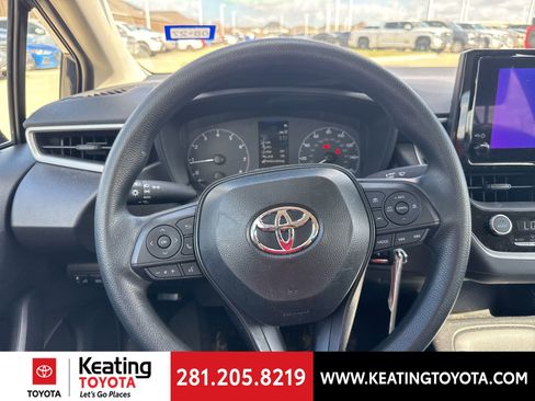 Used 2025 Toyota Corolla LE image 16