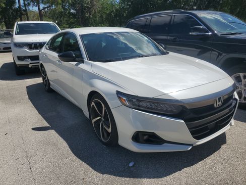 Used 2022 Honda Accord Sport image 2
