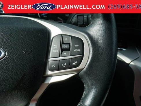 Used 2022 Ford Explorer XLT AWD/4WD image 25