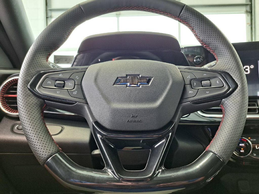 New 2026 Chevrolet Trax RS w/ Sunroof Package FWD image 9