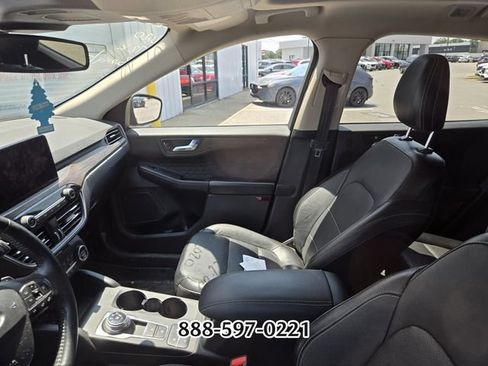 Used 2020 Ford Escape Titanium AWD/4WD image 3