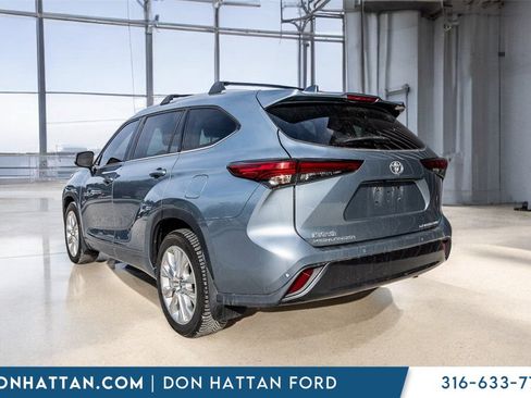 Used 2022 Toyota Highlander Limited image 24