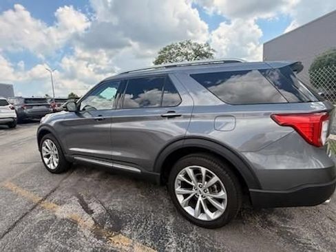 Used 2023 Ford Explorer Platinum w/ Technology Package AWD/4WD image 2