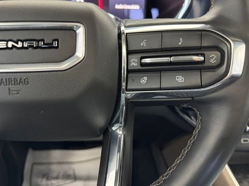 Used 2023 GMC Canyon Denali image 23