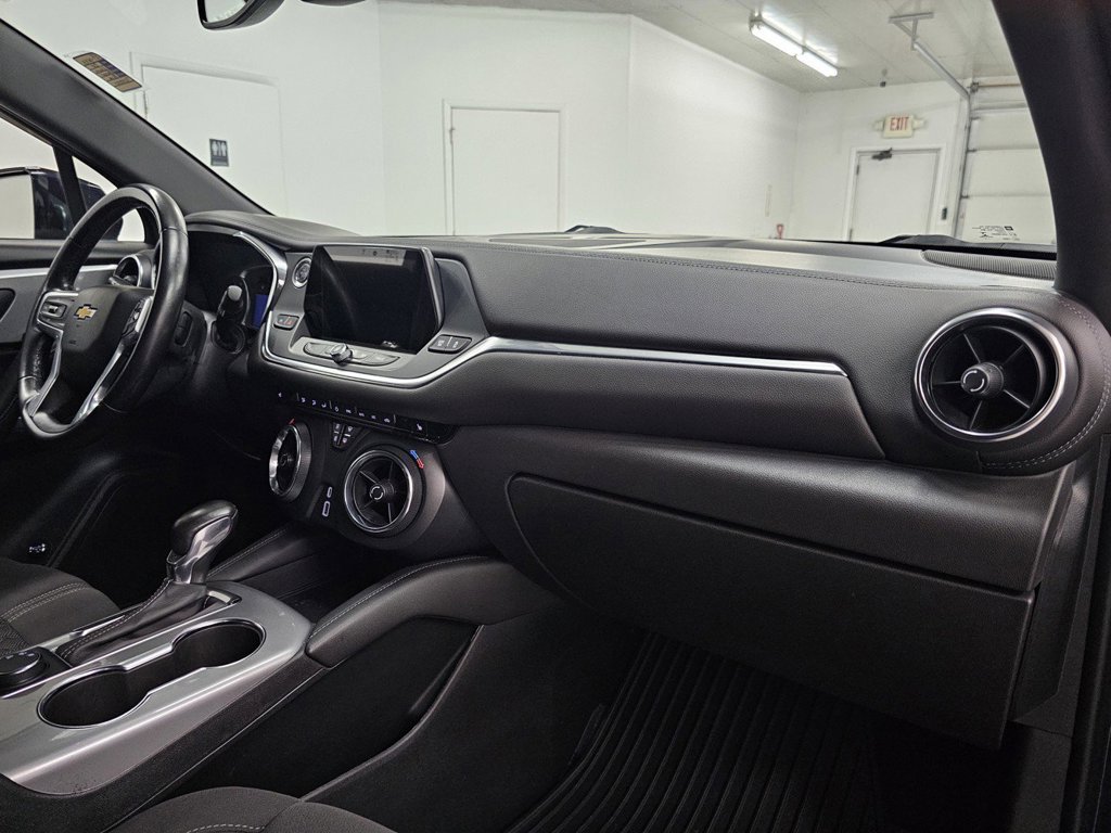 Used 2020 Chevrolet Blazer LT FWD image 13