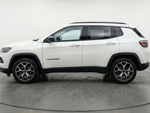 Used 2025 Jeep Compass Limited AWD/4WD image 4