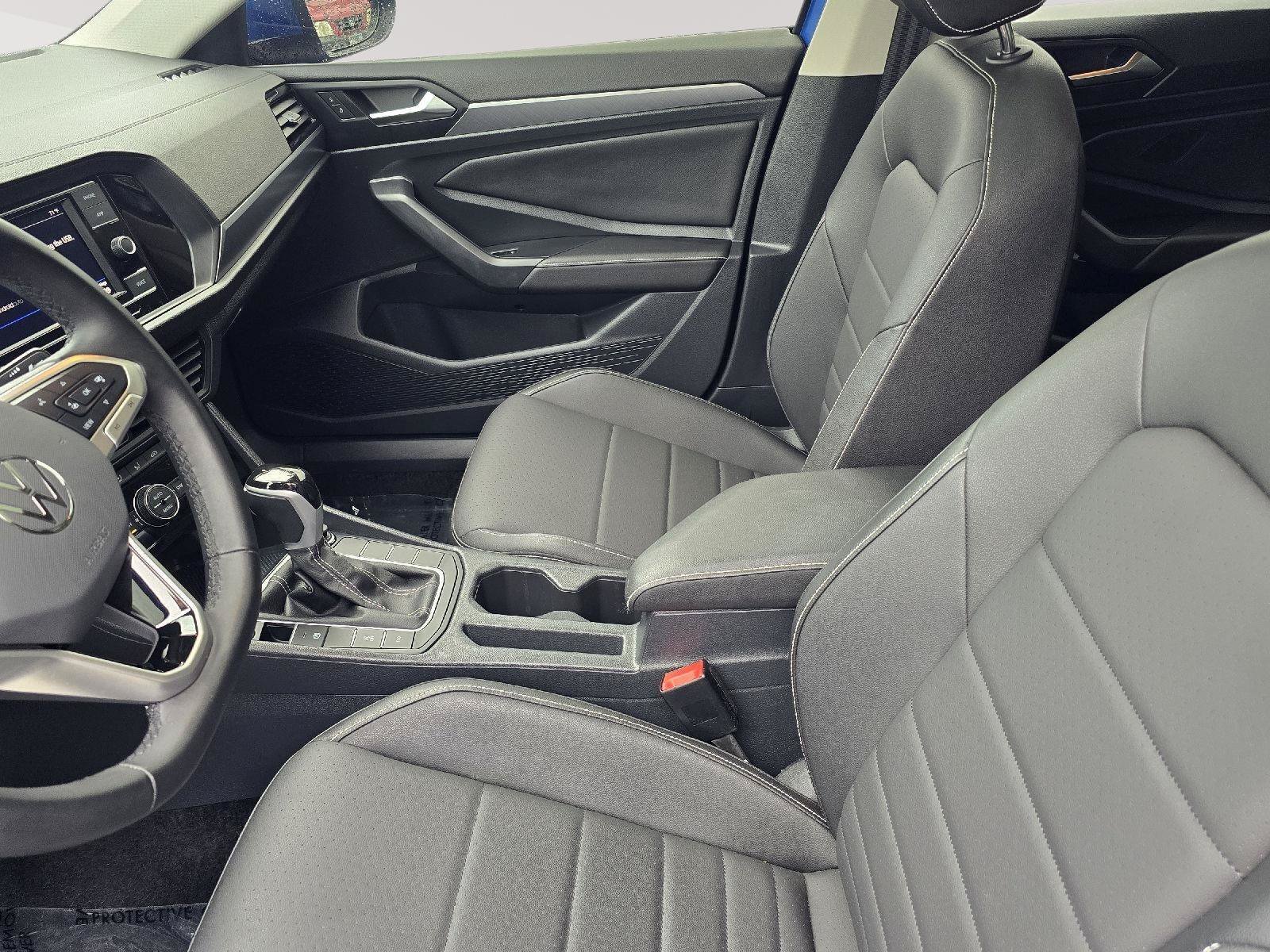 Used 2024 Volkswagen Jetta SE w/ Panoramic Sunroof Package FWD image 8