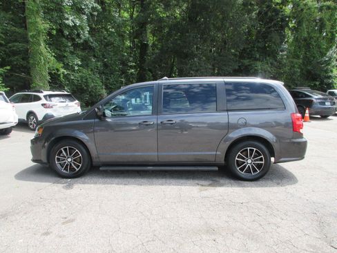 Used 2018 Dodge Grand Caravan GT FWD image 9
