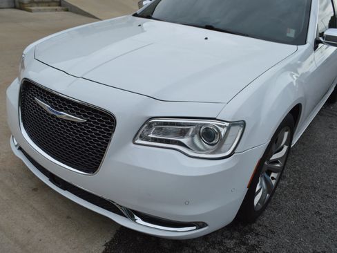 Used 2018 Chrysler 300 Limited w/ Safetytec Plus Group RWD image 3