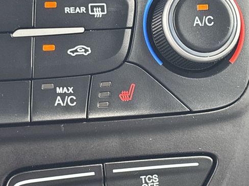 Used 2019 Ford Escape SE image 23