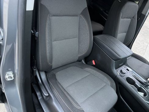 Used 2019 Chevrolet Traverse LT image 28