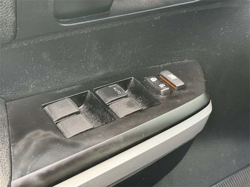 Certified 2017 Toyota Tundra SR5 image 15