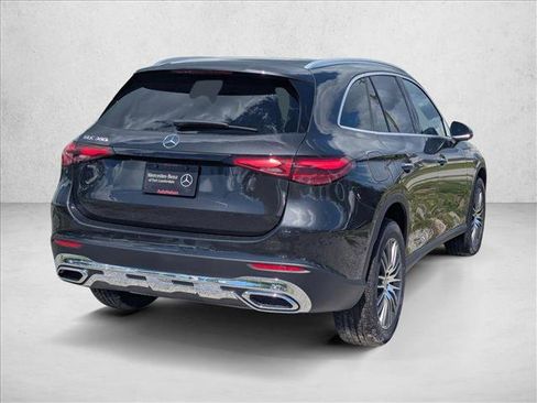 Used 2026 Mercedes-Benz GLC 300 image 2