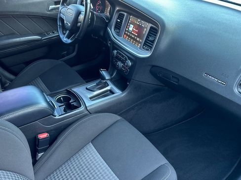 Used 2022 Dodge Charger R/T w/ Harman/Kardon Audio Group image 18