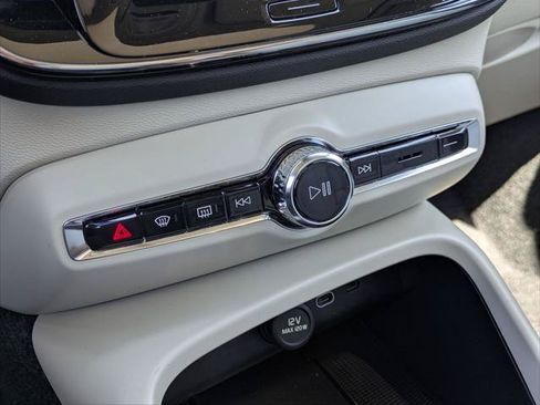 New 2026 Volvo XC40 B5 Ultra w/ Climate Package AWD/4WD image 8