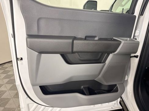 New 2026 Ford F250 XL w/ XL Chrome Package image 19
