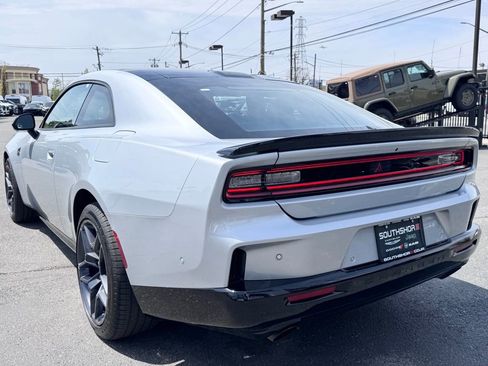 Used 2026 Dodge Charger Scat Pack AWD/4WD image 5