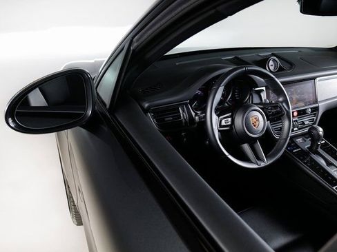 Certified 2022 Porsche Macan GTS image 28