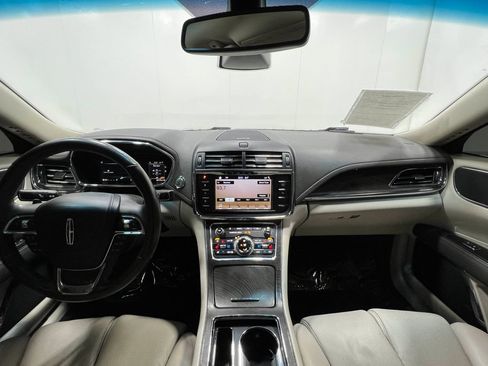 Used 2017 Lincoln Continental Select w/ Climate Package FWD image 20