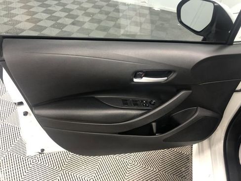 Used 2021 Toyota Corolla LE FWD image 12