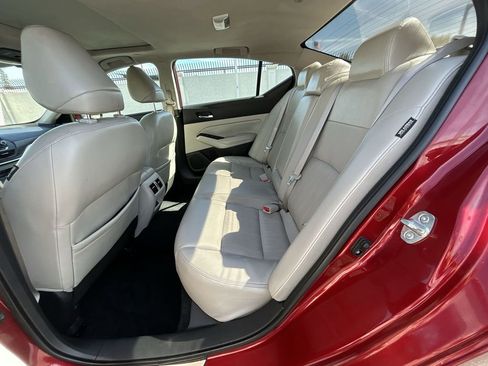 Used 2020 Nissan Altima 2.0 Platinum image 24