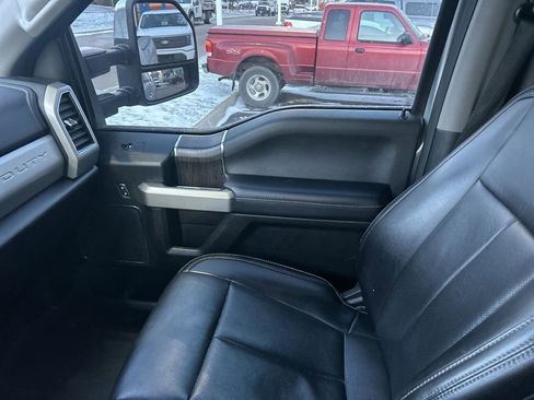 Used 2021 Ford F250 Lariat w/ Chrome Package image 6